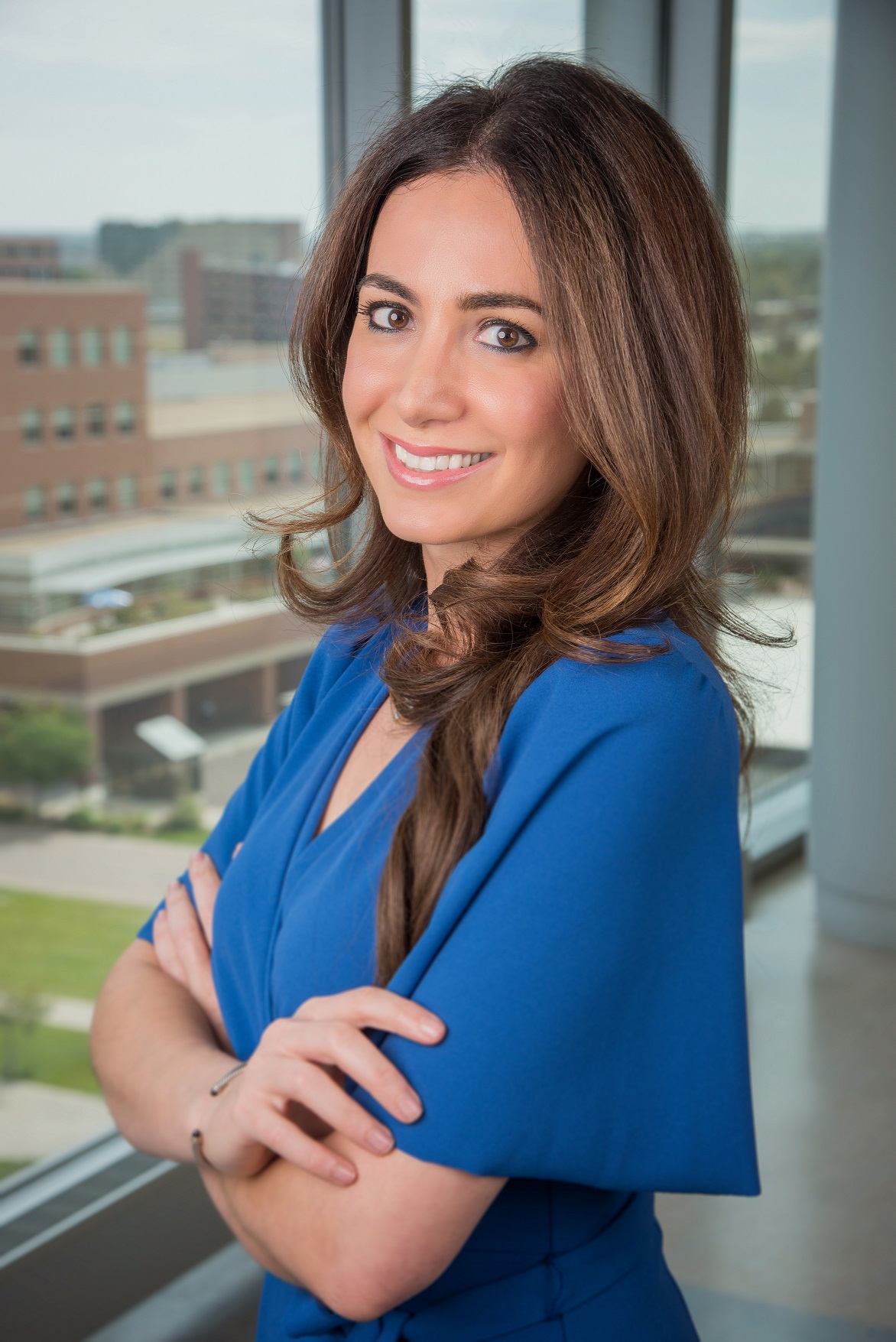 Mona Sadeghpour headshot